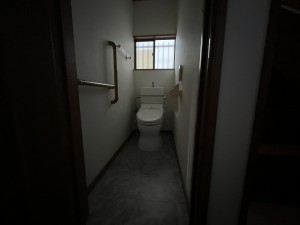 神戸市須磨区若草町、中古一戸建てのトイレ画像です