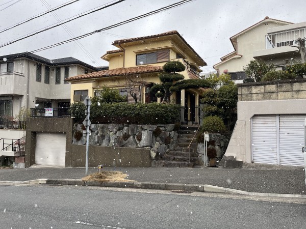神戸市須磨区若草町、中古一戸建ての外観画像です