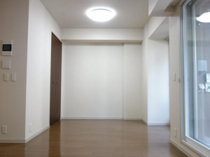 神戸市須磨区村雨町、中古マンションの居間画像です