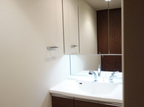 神戸市須磨区村雨町、中古マンションの洗面画像です