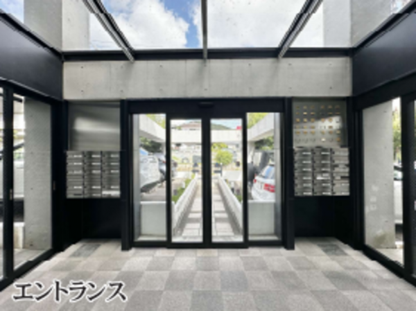 神戸市須磨区潮見台町、中古マンションのエントランス画像です