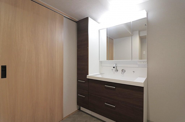 神戸市須磨区道正台、中古マンションの洗面画像です