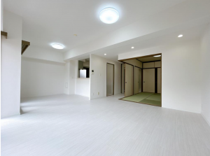 神戸市須磨区北落合、中古マンションの居間画像です