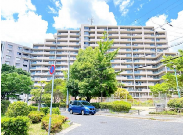 神戸市須磨区北落合、中古マンションの外観画像です