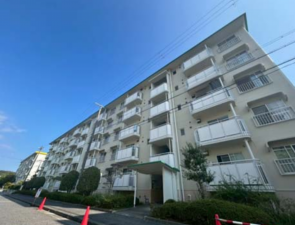 神戸市須磨区神の谷、中古マンションの外観画像です