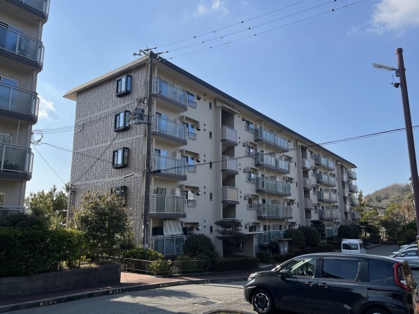 神戸市須磨区神の谷、中古マンションの外観画像です