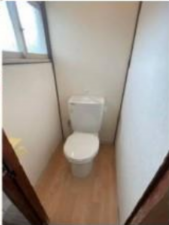 神戸市須磨区妙法寺、収益物件/アパートのトイレ画像です