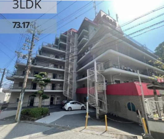 神戸市須磨区潮見台町、中古マンションの外観画像です