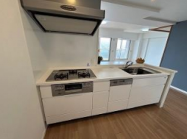 神戸市須磨区潮見台町、中古マンションのキッチン画像です