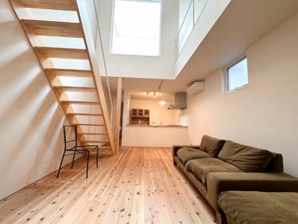 神戸市須磨区衣掛町、中古一戸建ての居間画像です