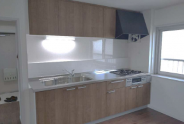 神戸市須磨区西落合、中古マンションのキッチン画像です