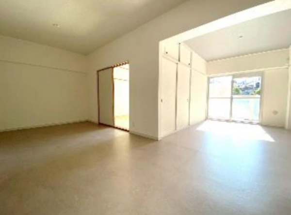 神戸市須磨区白川台、中古マンションの居間画像です