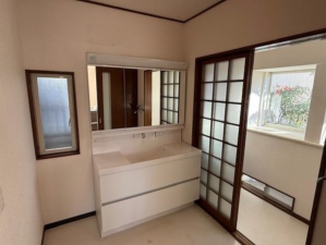 神戸市須磨区北落合、中古一戸建ての洗面画像です