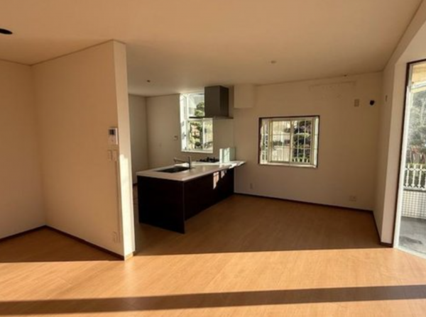 神戸市須磨区北落合、中古一戸建ての居間画像です