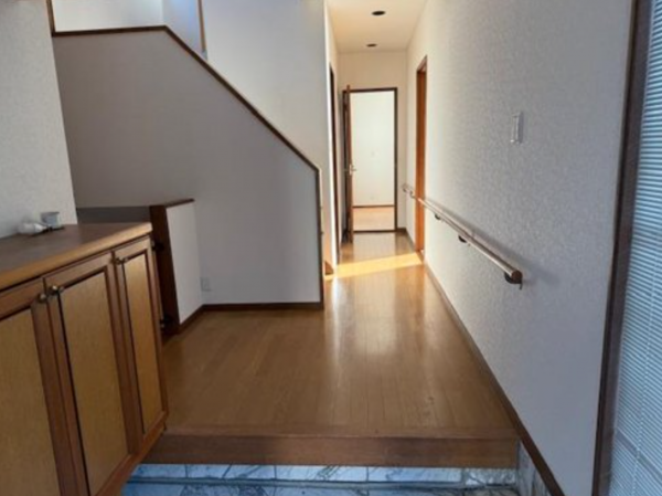 神戸市須磨区北落合、中古一戸建ての玄関画像です