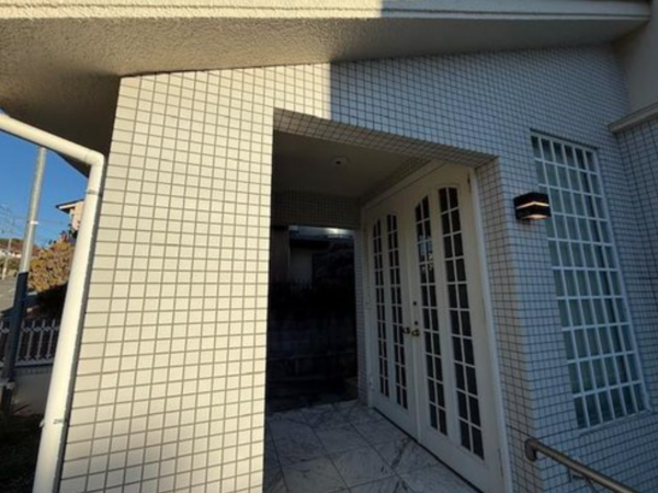 神戸市須磨区北落合、中古一戸建ての玄関画像です