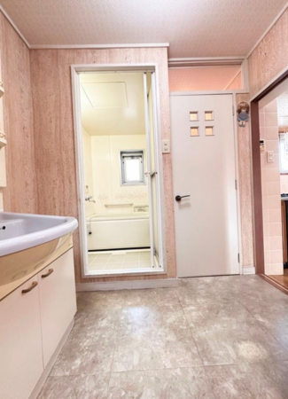 神戸市須磨区高倉台、中古マンションの洗面画像です