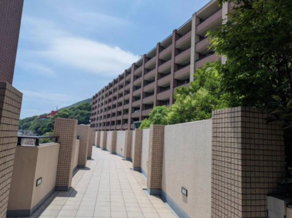 神戸市須磨区潮見台町、中古マンションの外観画像です