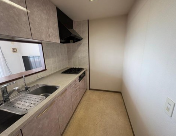 神戸市須磨区潮見台町、中古マンションのキッチン画像です