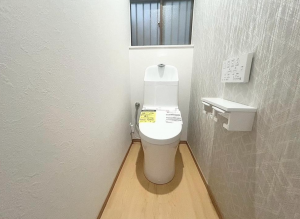 神戸市須磨区天神町、中古一戸建てのトイレ画像です