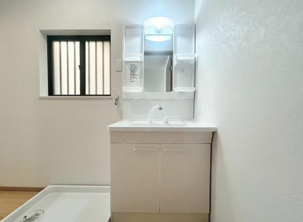 神戸市須磨区天神町、中古一戸建ての洗面画像です