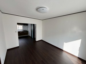 神戸市須磨区菅の台、中古マンションの居間画像です