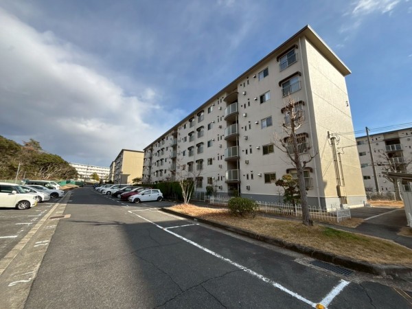 神戸市須磨区菅の台、中古マンションの外観画像です