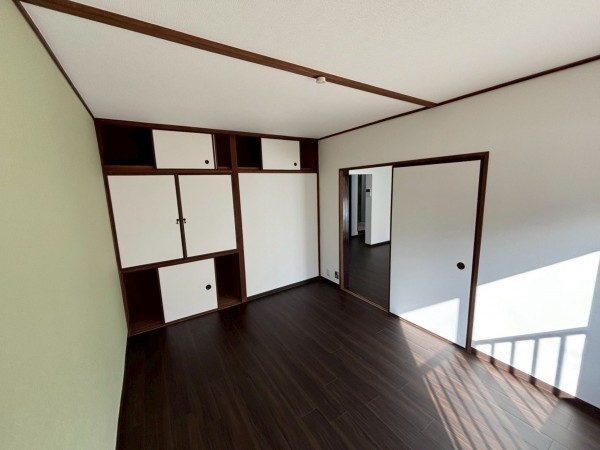 神戸市須磨区菅の台、中古マンションの収納画像です