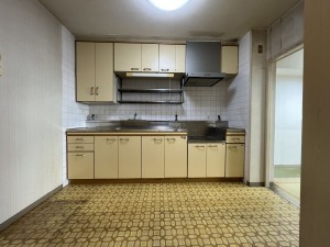 神戸市須磨区北落合、中古マンションのキッチン画像です