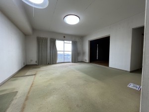 神戸市須磨区北落合、中古マンションの居間画像です