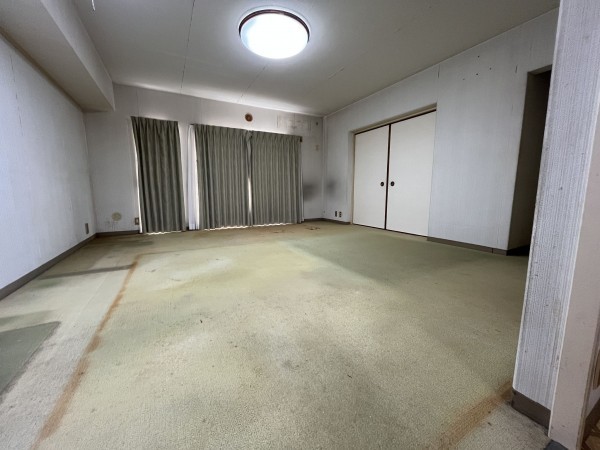 神戸市須磨区北落合、中古マンションの居間画像です