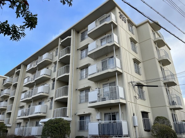 神戸市須磨区北落合、中古マンションの外観画像です