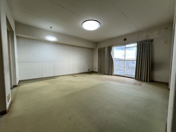 神戸市須磨区北落合、中古マンションの居間画像です