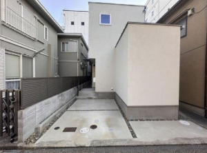 神戸市須磨区衣掛町、中古一戸建ての外観画像です