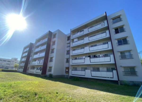 神戸市須磨区高倉台、中古マンションの外観画像です