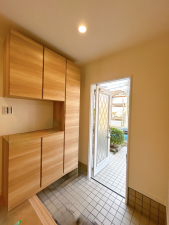 神戸市須磨区北落合、中古一戸建ての玄関画像です