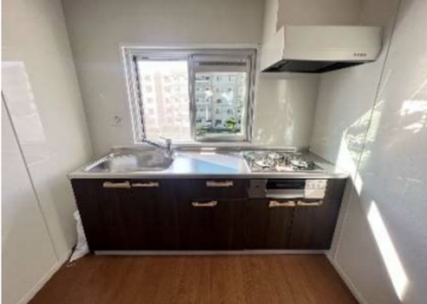 神戸市須磨区高倉台、中古マンションのキッチン画像です