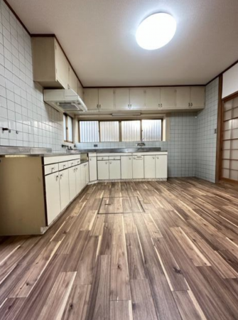 神戸市須磨区緑が丘、中古一戸建てのキッチン画像です