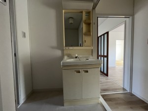 神戸市須磨区高倉台、中古マンションの洗面画像です