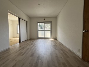 神戸市須磨区高倉台、中古マンションの居間画像です