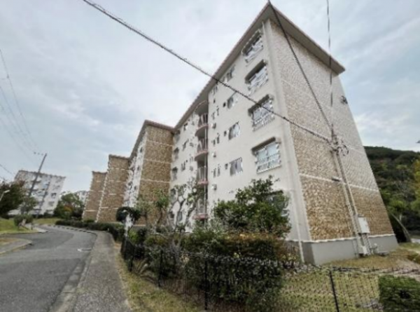 神戸市須磨区高倉台、中古マンションの外観画像です