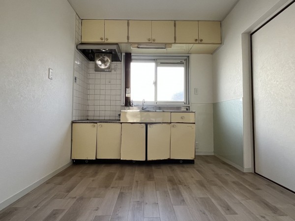 神戸市須磨区高倉台、中古マンションのキッチン画像です