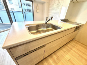 神戸市須磨区磯馴町、中古マンションのキッチン画像です