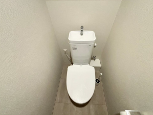 神戸市須磨区磯馴町、中古マンションのトイレ画像です