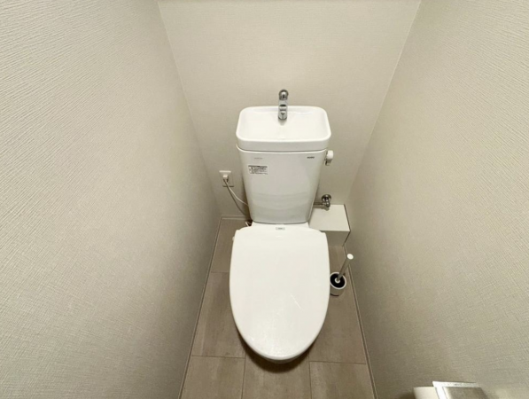 神戸市須磨区磯馴町、中古マンションのトイレ画像です