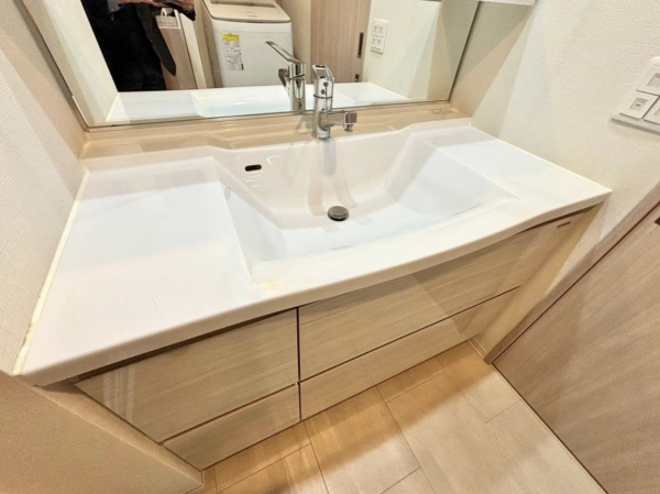 神戸市須磨区磯馴町、中古マンションの洗面画像です