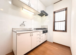 神戸市須磨区妙法寺、中古一戸建てのキッチン画像です