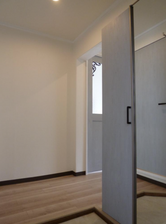 神戸市須磨区横尾、中古マンションの玄関画像です