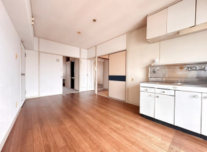 神戸市須磨区竜が台、中古マンションの居間画像です