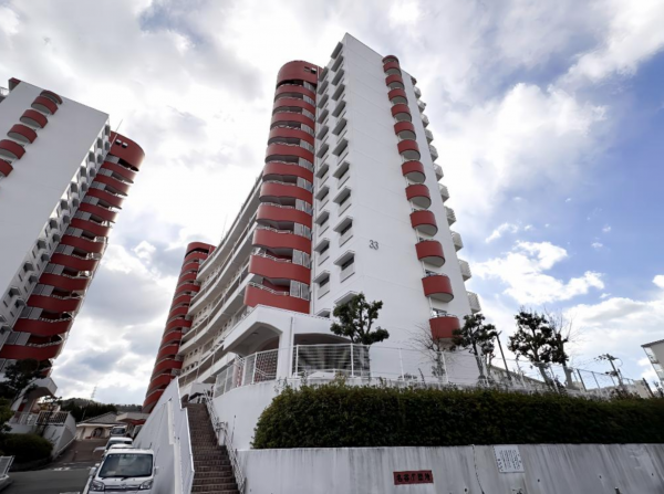 神戸市須磨区竜が台、中古マンションの外観画像です